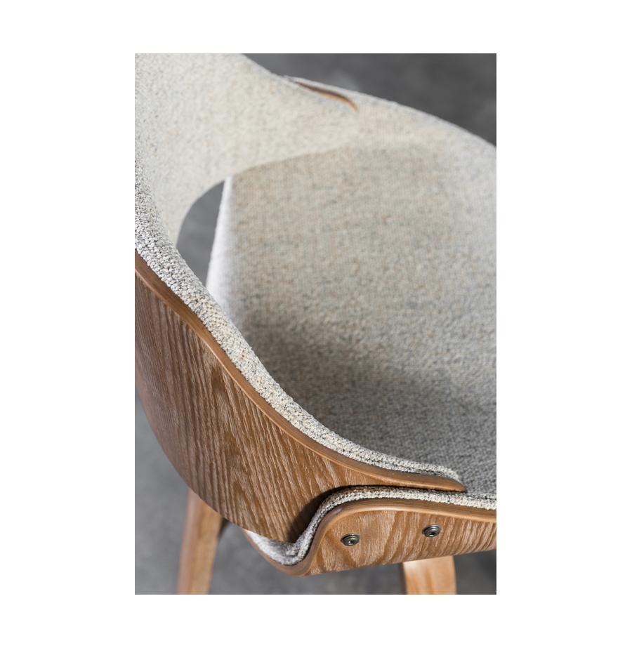 resized_667X1000 JUNE WEB-71_