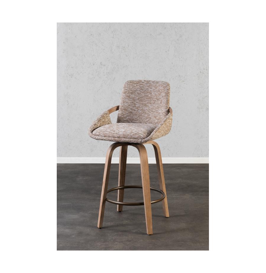 resized_667X1000 JUNE WEB-76_