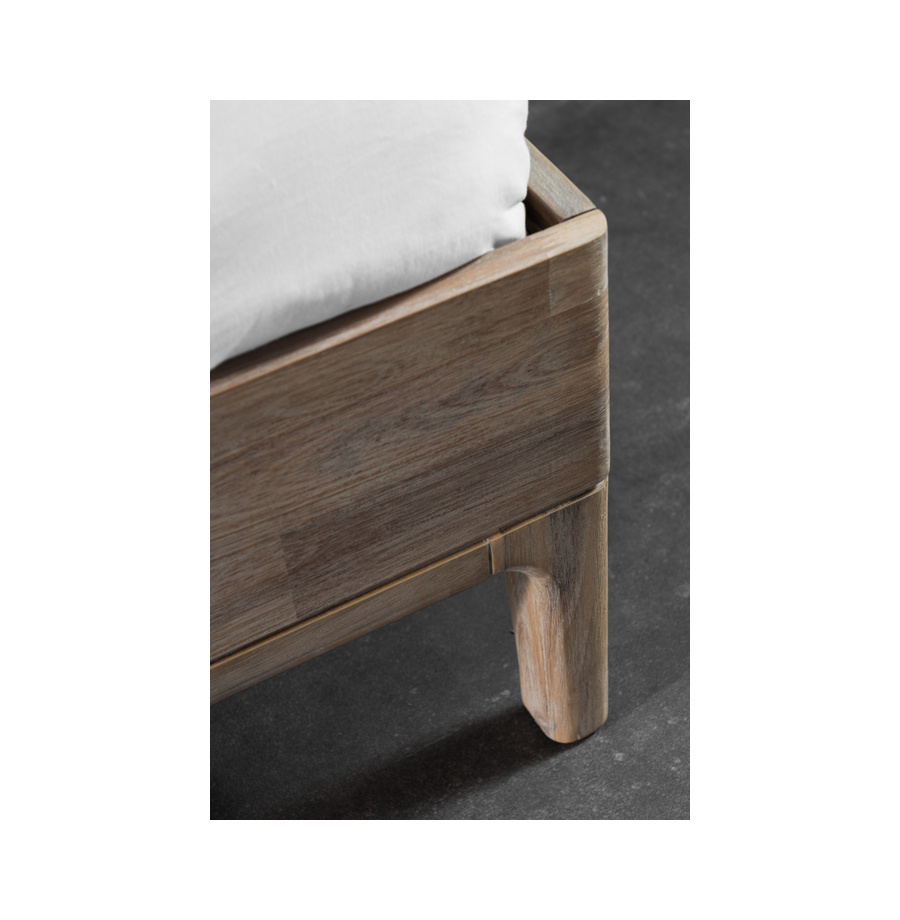 RK8_1390January  667X1000 web