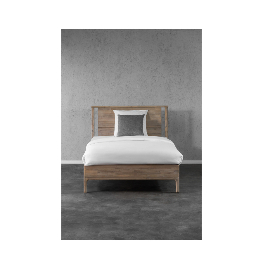 RK8_1427-EditJanuary  667X1000 web