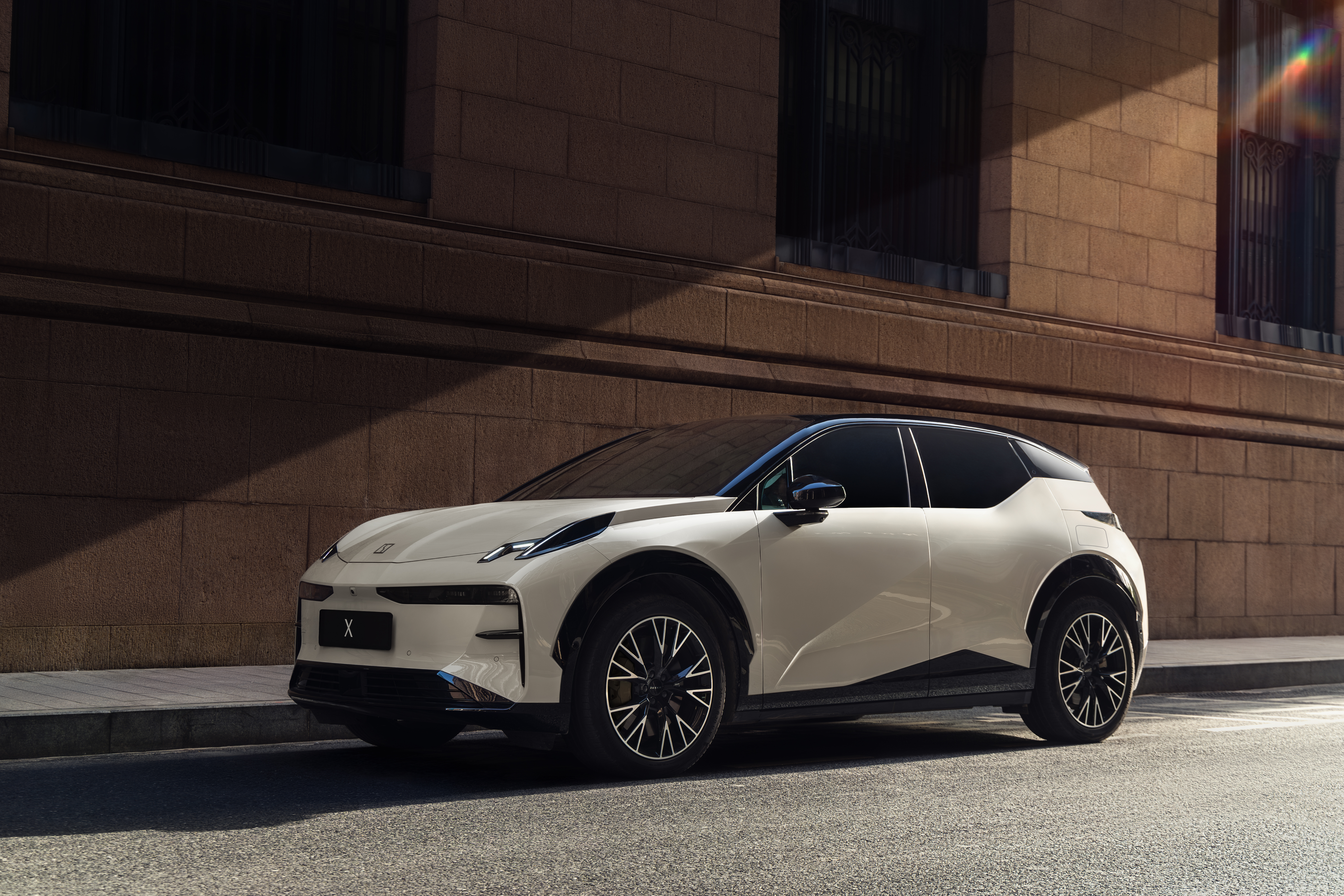 25EM_LHD_X_Lifestyle TVC_11