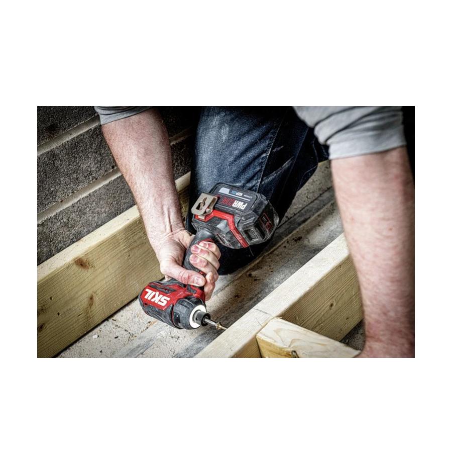 resized_Cat_497160_4905_